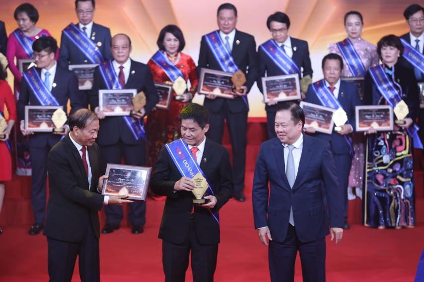 Ông Nguyễn Quốc Kỳ - Chủ tịch HĐQT Tập đoàn Vietravel vinh dự được trao tặng danh hiệu “Doanh nhân Việt Nam tiêu biểu” năm 2022